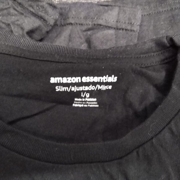 Black T-Shirt with Shiny Mandalorian Helmet and "This Is The Way" Text - Picture 3 of 3